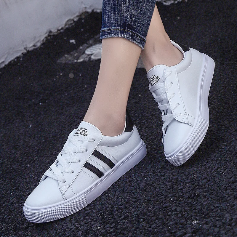Недорогие женские теннисные туфли 2019 кроссовки кожаные женская спортивная обувь