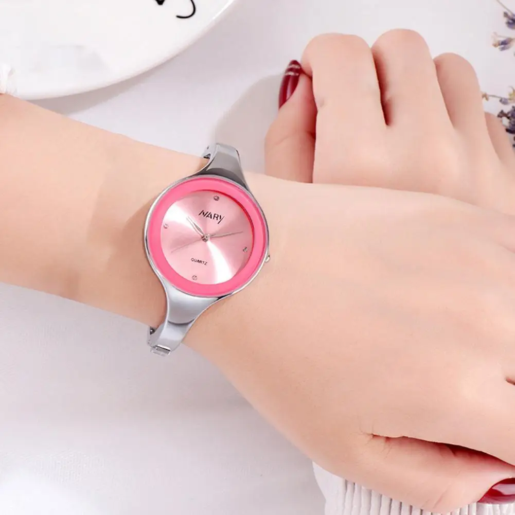 

Кварцевые наручные часы с круглым циферблатом, темпераментные часы с браслетом из сплава, часы для молодых девушек, простые часы, женские ча...