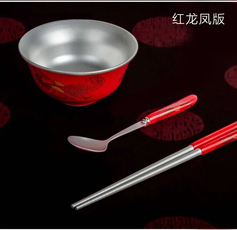 

Набор серебряных ложек, подставка из серебра 999 пробы и керамическая посуда, Детская подарочная коробка