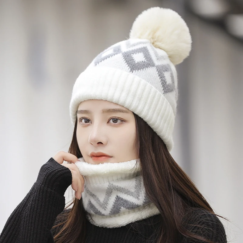 

New winter hat women's warm and windproof outdoor scarf knitted hat Korean fashion ear cap woolen cap