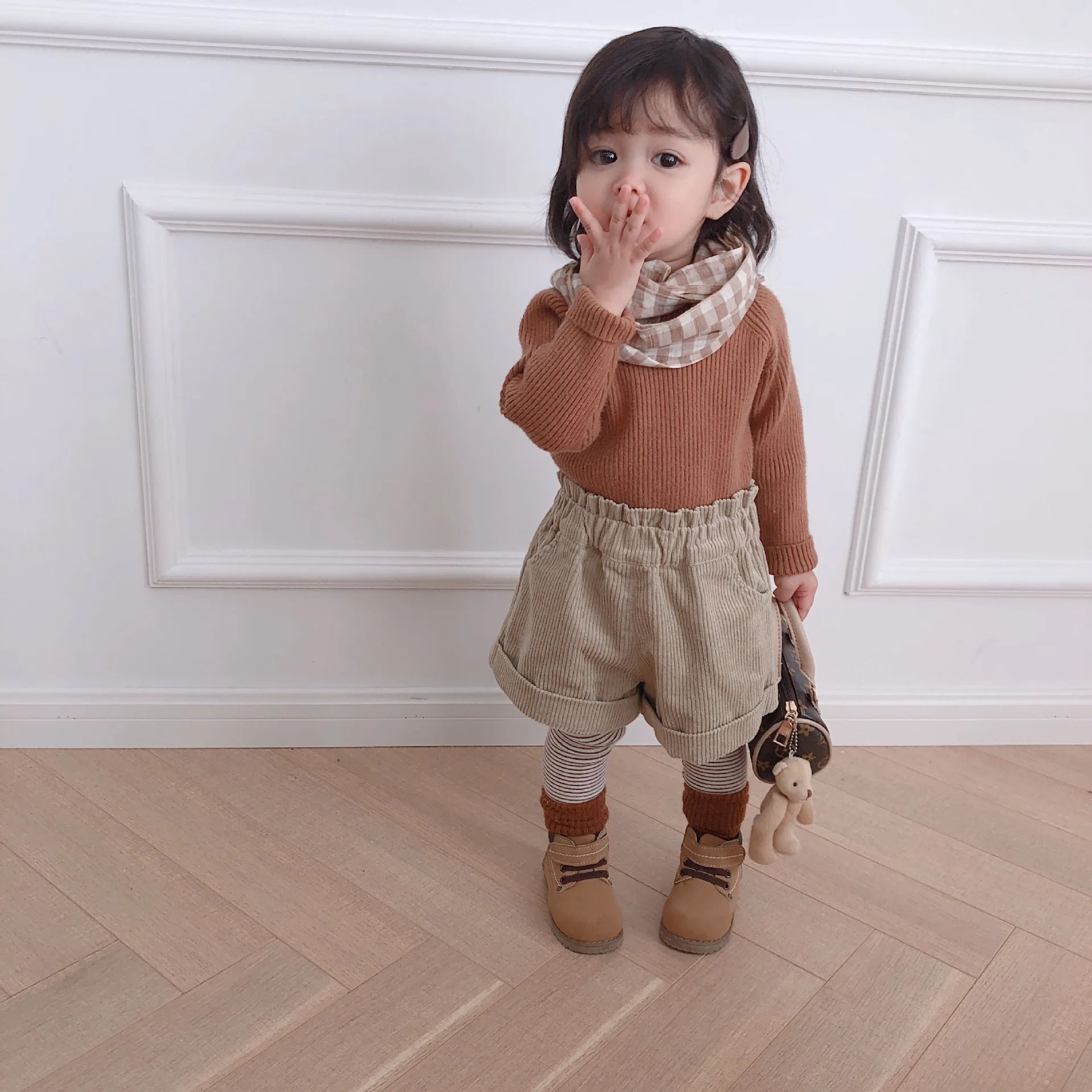 Осенние милые повседневные вельветовые шорты для девочек детские однотонные