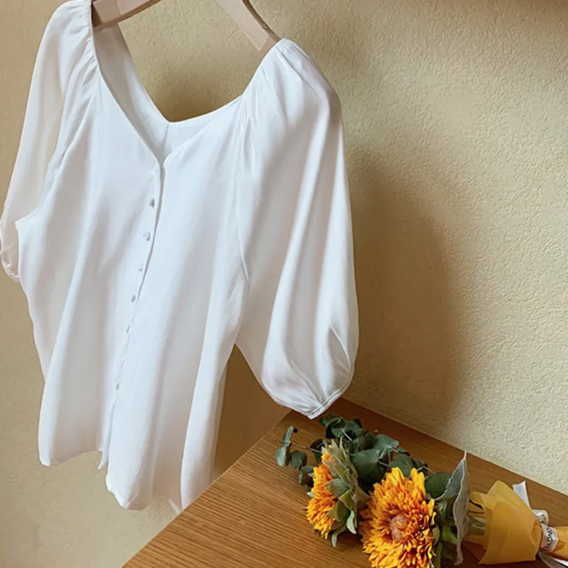 

Vintage V-neck Short Sleeve Solid Women Blouse Shirts Elegant Front Buttons Slim Waist Female Blouse Chiffon Blusas 2020