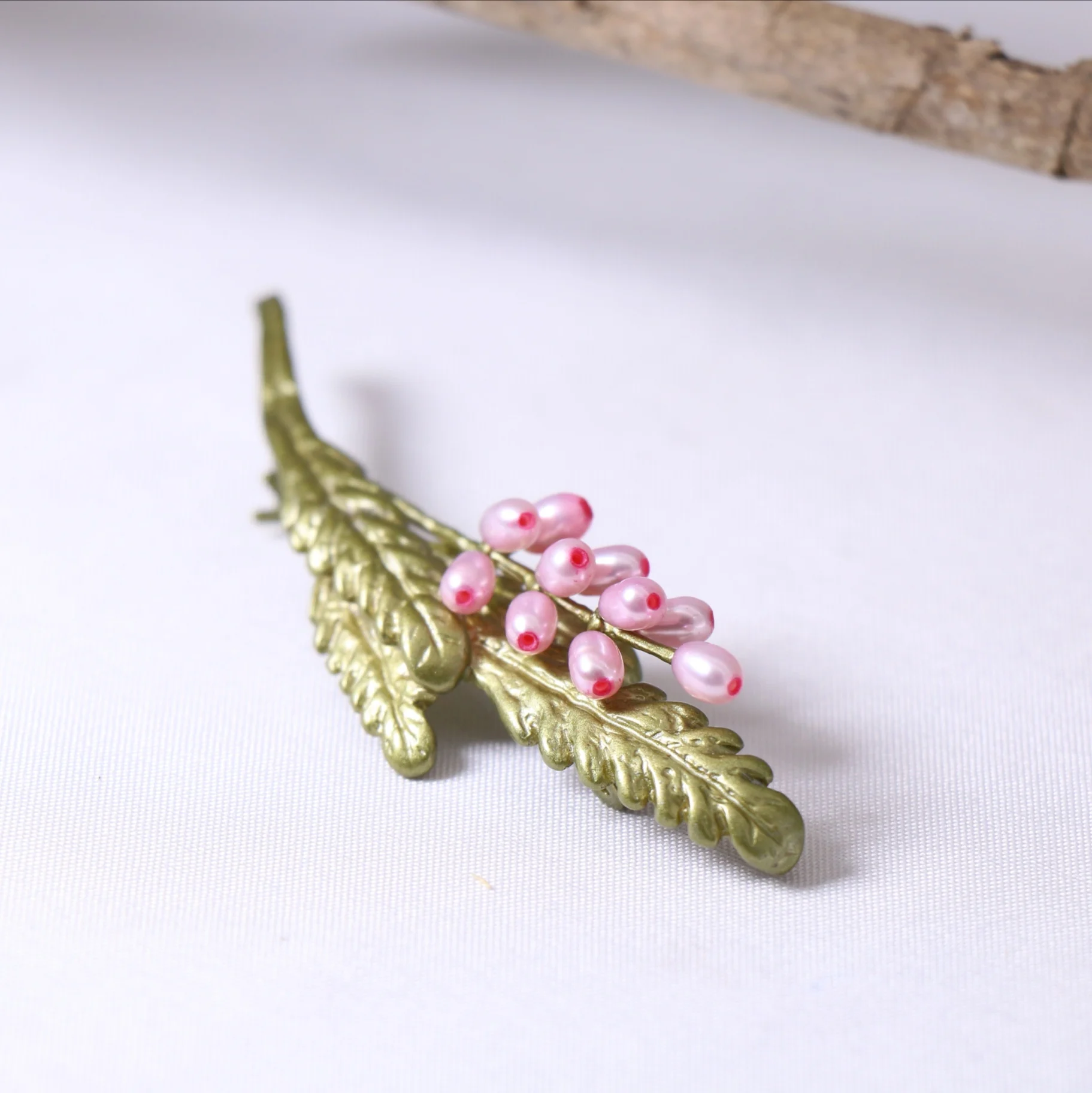 

Free Shipping New Romantic Fancy Pink Lavender Flower Brooches Pin