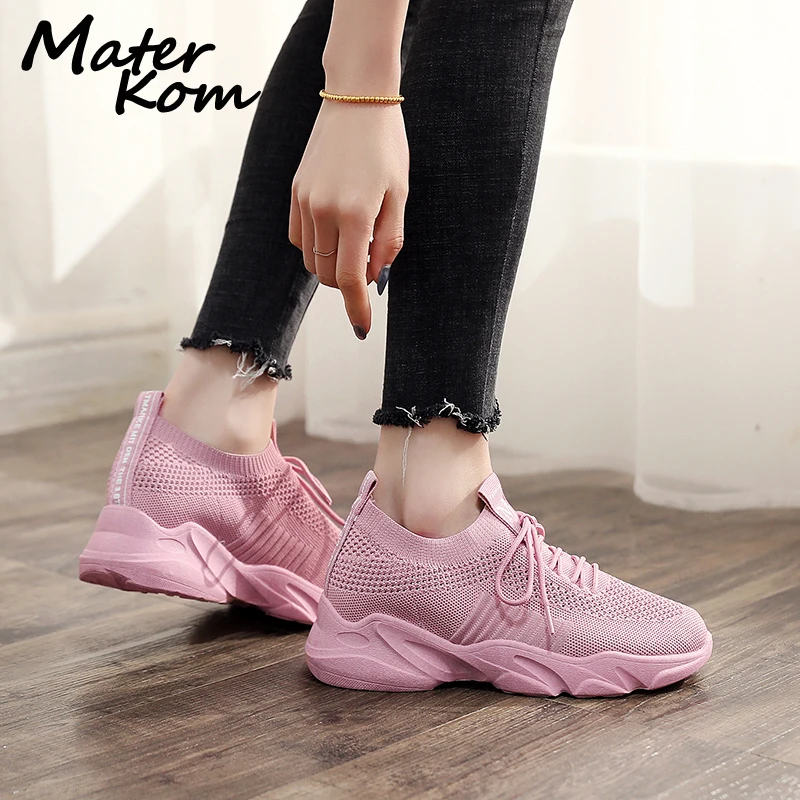 2019 модные новые стильные белые кроссовки для бега женские уличные