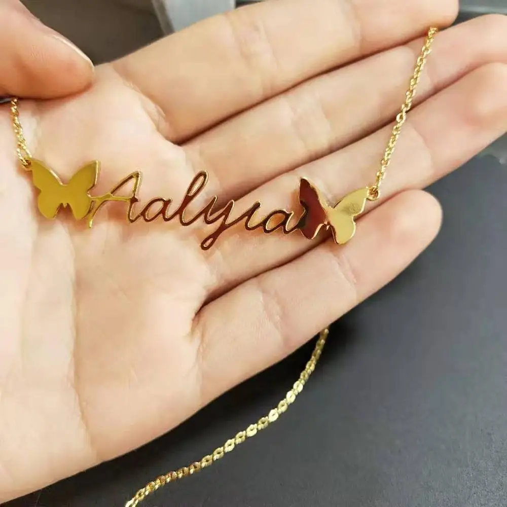 Цепь с плетением бабочка пользовательское имя ожерелье (женщины). Цвета: золотой