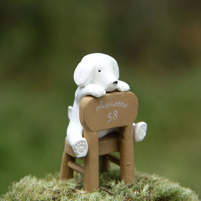 Щенок сидит на стуле Садоводство украшения для суккулентов микро Пейзаж куклы