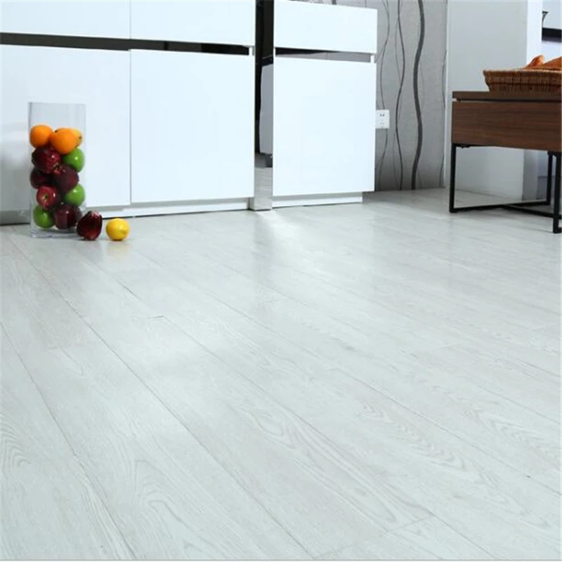 Высококачественное самоклеящееся напольное покрытие из ПВХ с бесплатным клеем