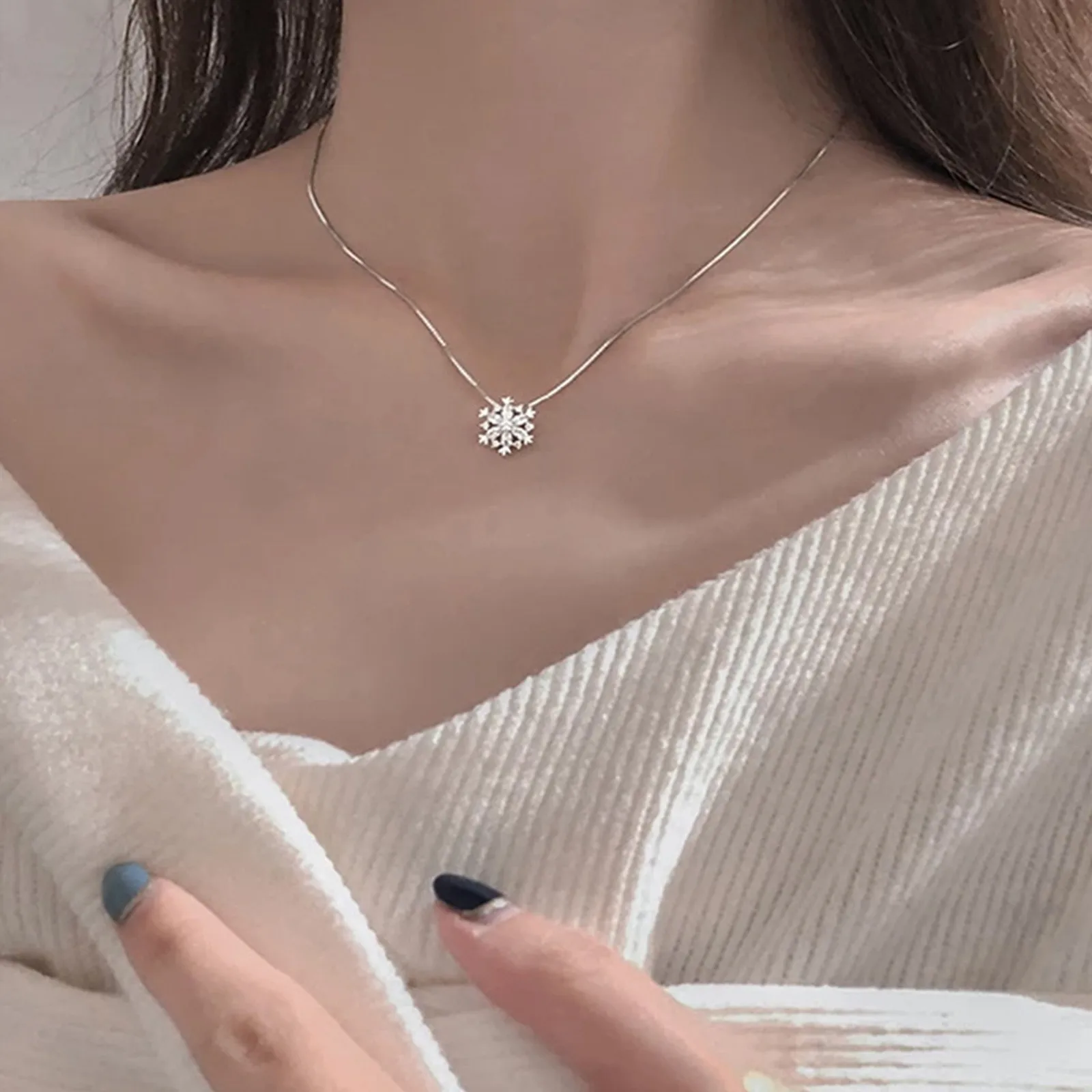 Женское ожерелье с подвеской в виде снежинки кристаллами | Украшения и