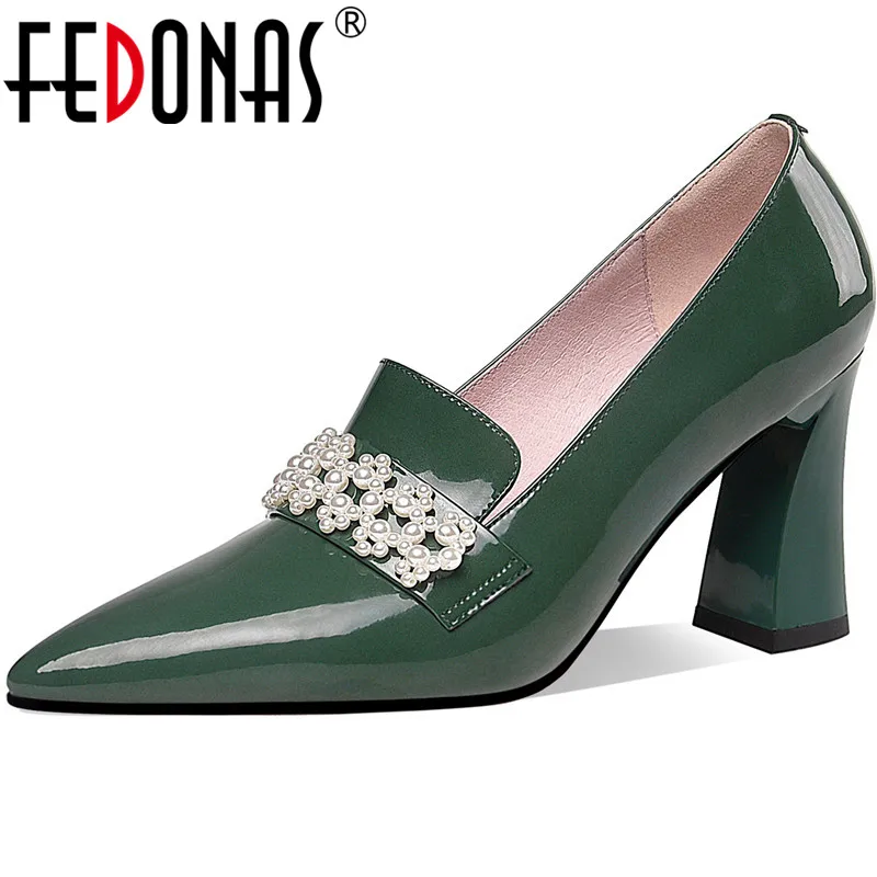 

FEDONAS/Женская обувь с острым носком; Сезон лето; Коллекция 2021 года; Женская обувь на каблуке; Стразы; Сезон весна; Новинка; Женская обувь из нат...