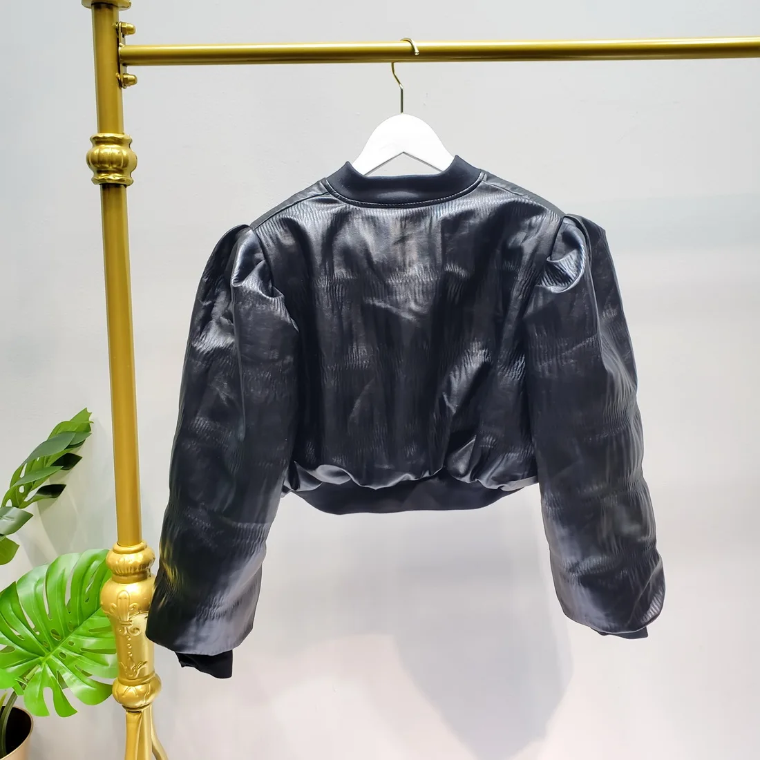 L77street PU embossed sheepskin soft French lantern sleeves short paragraph plus cotton padded cotton clothing leather jacket