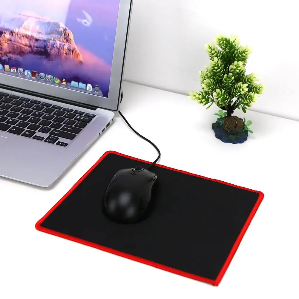 

Hot 25*21CM Mouse Pad Black Red Lock Edge Rubber Speed Gaming Mouse Pad for PC Laptop Computer Black Games Mousepad Micepad New