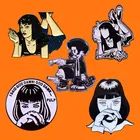 Эмалированные значки Mia Wallace Pulp дно-фантастические, забавные девушки в стиле панк, Металлические Бриллианты для шляпы, сумки, воротника, отворота, значки для мужчин и женщин, модные украшения