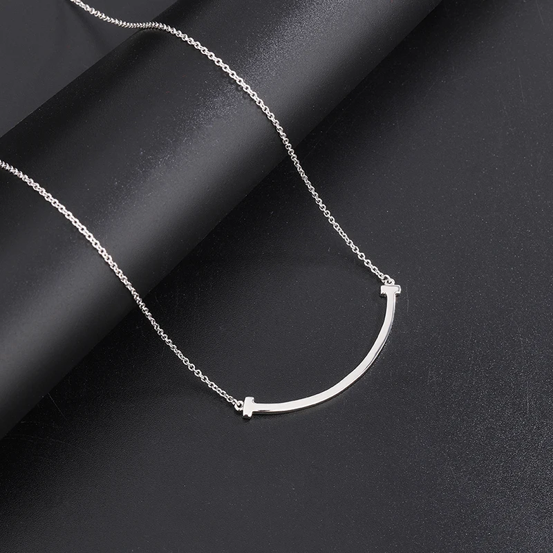 

New smile Necklace women's 925 pure silver indifference fashion niche design brand light luxury collar chain simple temperament