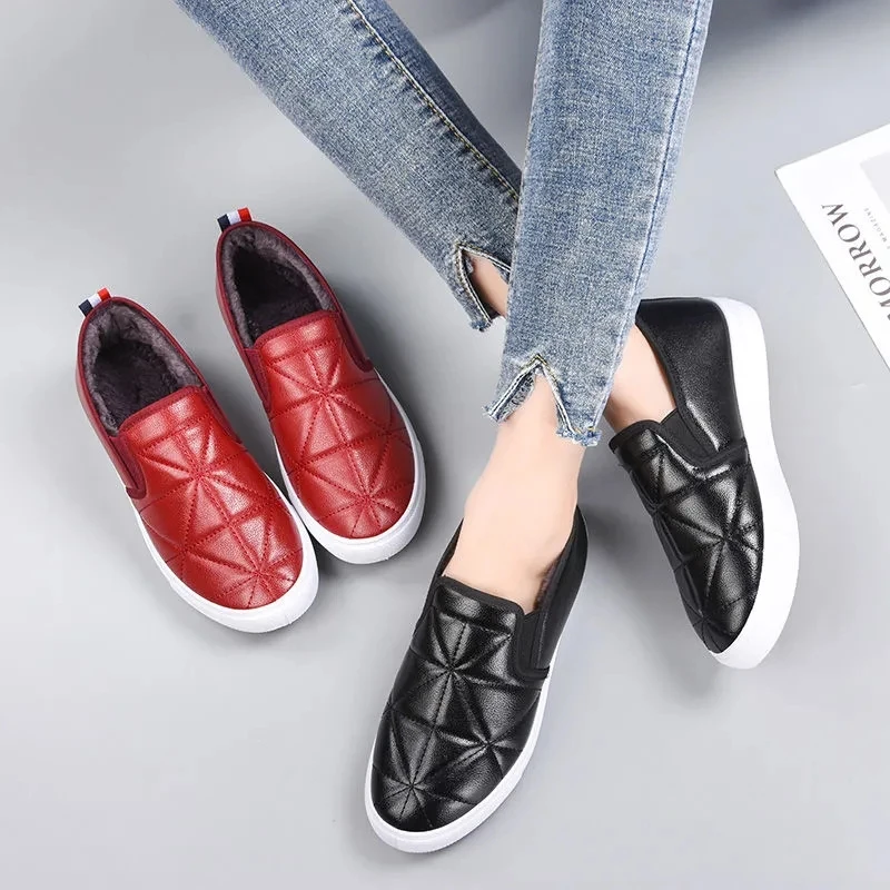 

Womens falts warm plush snow sneakers female leather Flats 2021 Fashion Winter Shoes loafers Women fluffy sneakers