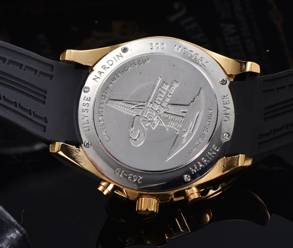 

2021 Hot Sale Top Men Brand Fashion Casual Watches Quartz Wristwatches Rubber Stainless Steel Watch Reloj