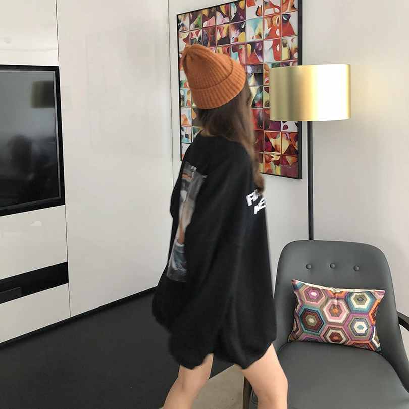 

2021 Spring New Women's Sweatshirt Hip-hop Style Wild Portrait Letter Loose Plus Velvet Thick Black Round Neck Sweatshirt Women