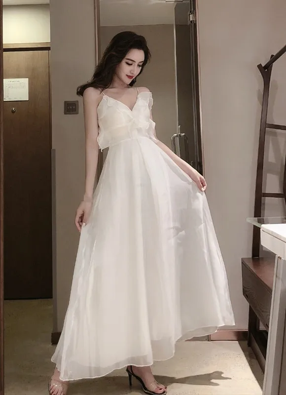 Фото Лето 2020 новинка женское модное сексуальное элегантное белое пляжное платье на
