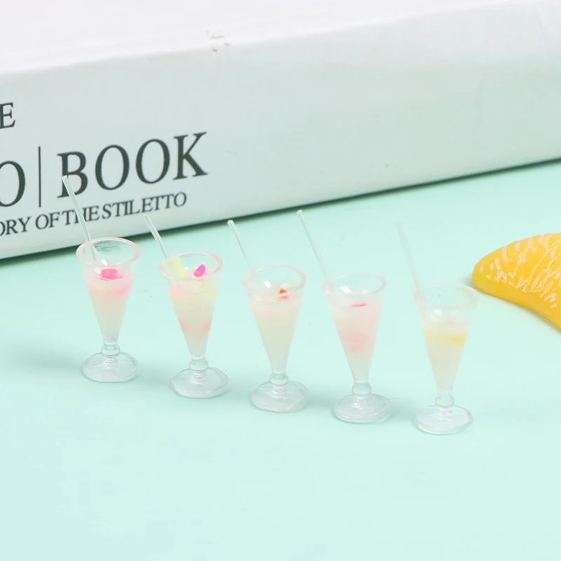 

5Pcs 1/12 Dollhouse Miniatures Strawberry Juice Dolls House Kitchen Accessories doll house furniture mini dollhouse