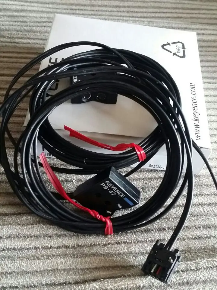 KEYENCE Диффузный фотоэлектрический переключатель PS-47 новый оригинальный |