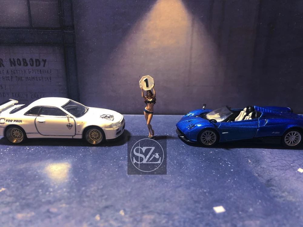 1:64 весы смолы литой фигурный модельный гоночный красоток с картами внутри