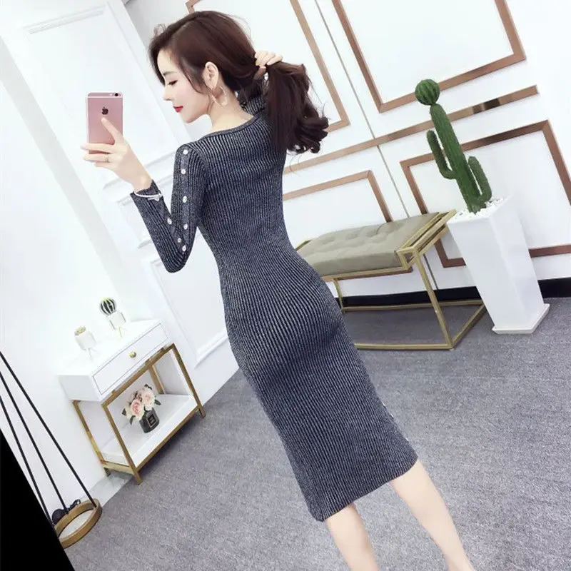 Хлопчатобумажное серебристое облегающее женское платье с длинным рукавом и