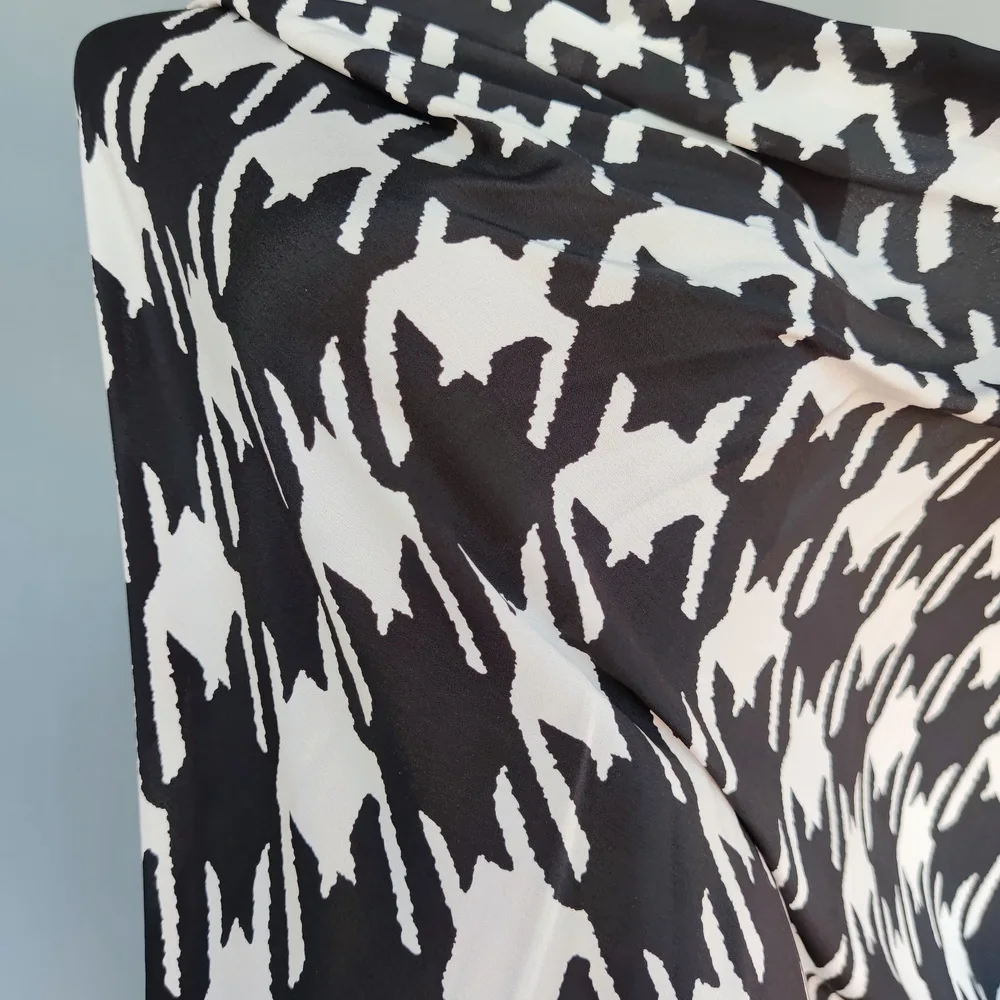 

100%silk crepe silk charmeuse silk mulberry silk for dress shirt big houndstooth pattern silk fabric meter pure silk