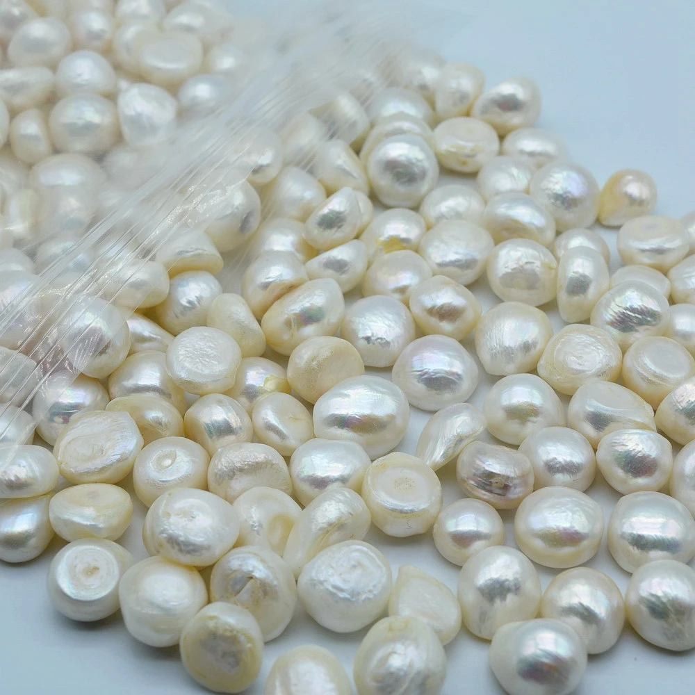 Женские простые серьги. Белый барочный натуральный модельный жемчуг. 925 пробы