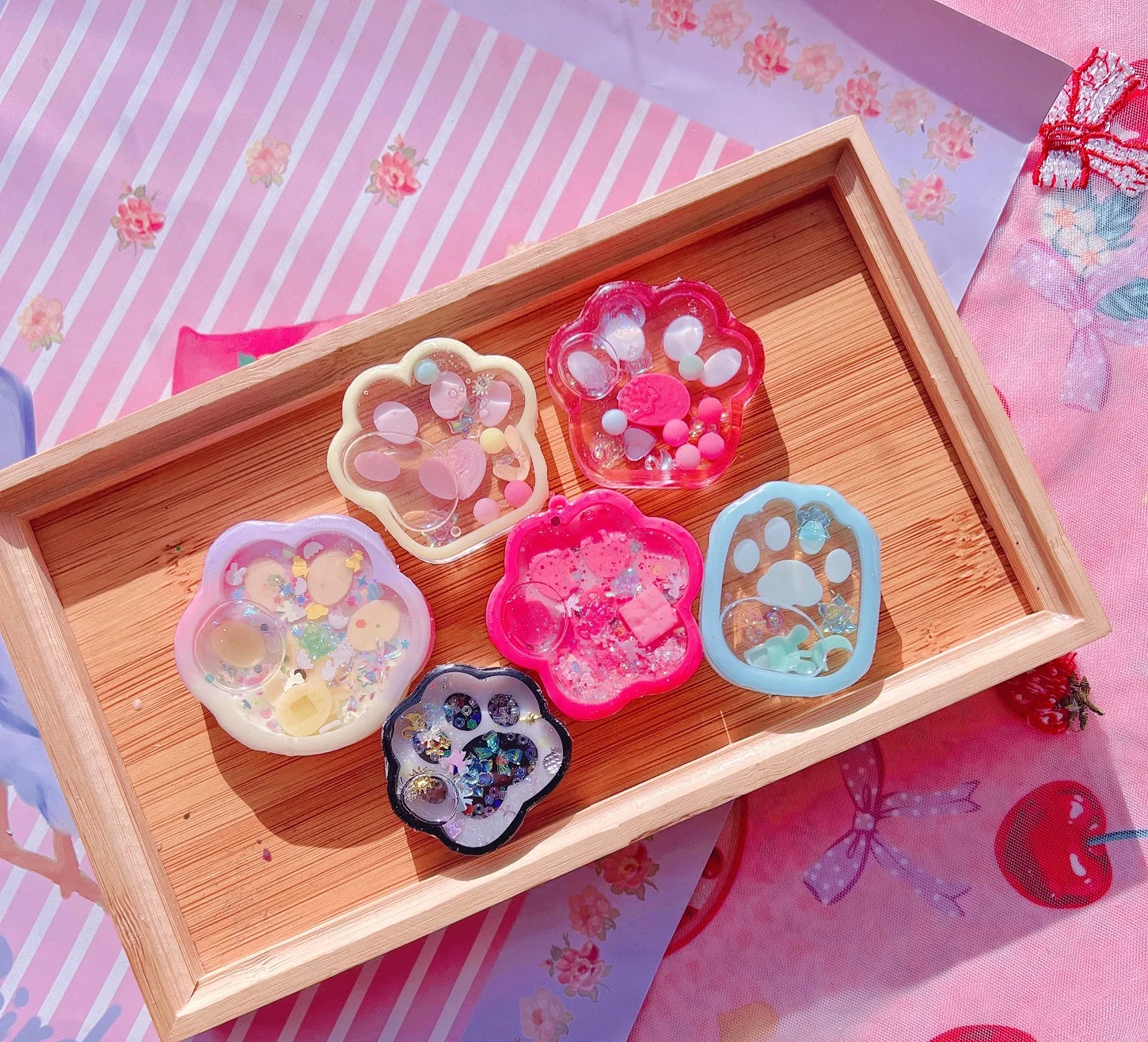 

wsy-236 3D cute cat claw shape quicksand silicone mold claw shape resin shaker mold silicone mold handmade