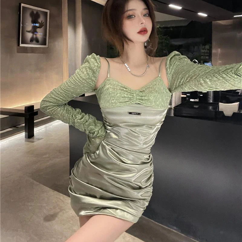

Design tight-fitting buttocks one-step skirt 2021 spring summer new lace sling satin stitching thin female dress Sheath