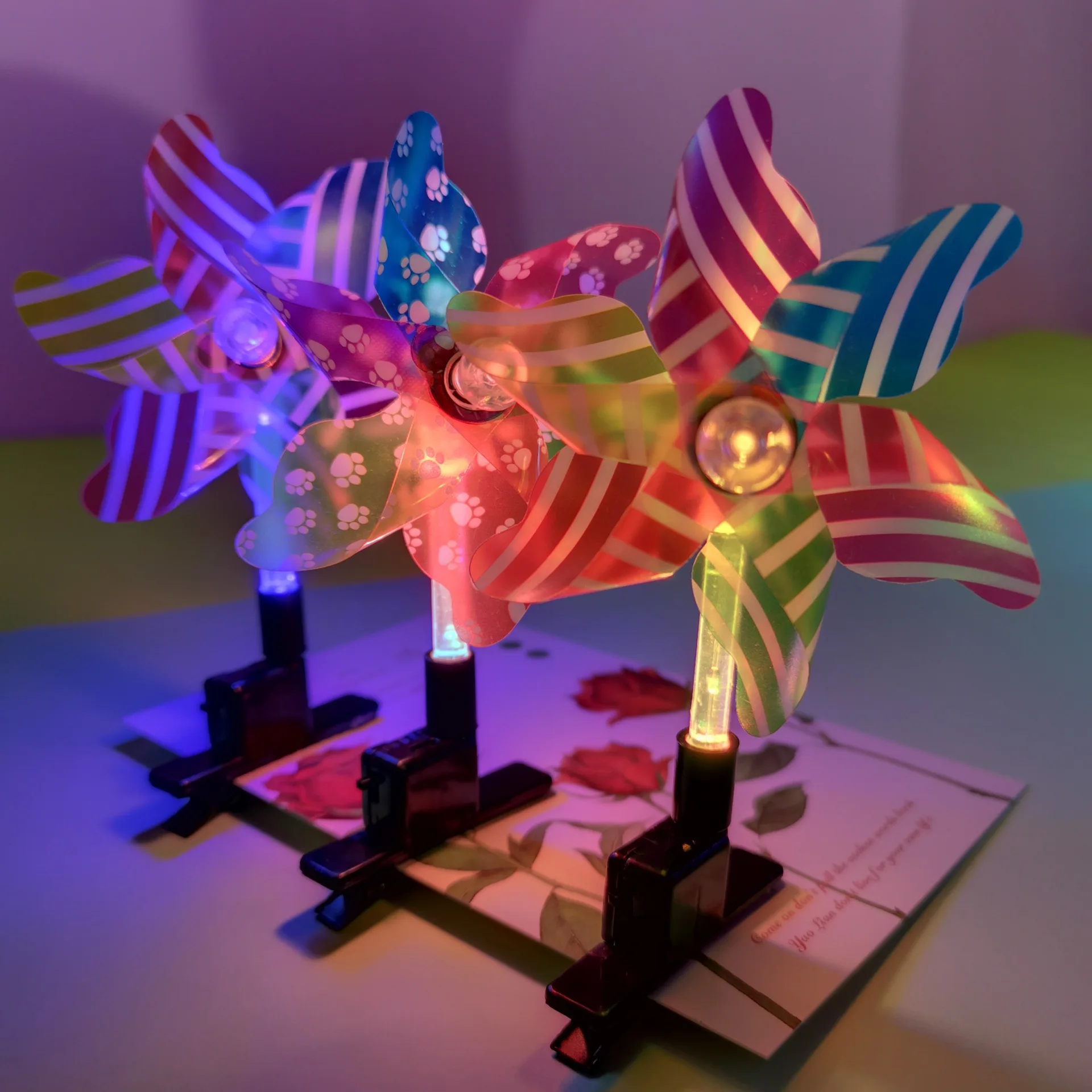 6 шт. Новый шпилька вспышка подарки светодиодный Мультфильм огни светится в