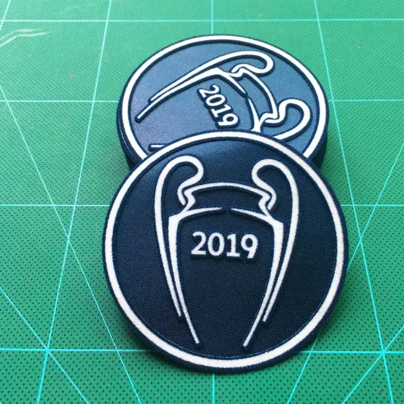 2019 Лига чемпионов победитель 2010 2011 2012 2013 футбольный значок кашемировый Материал бархат UCL - Цвет: 2019