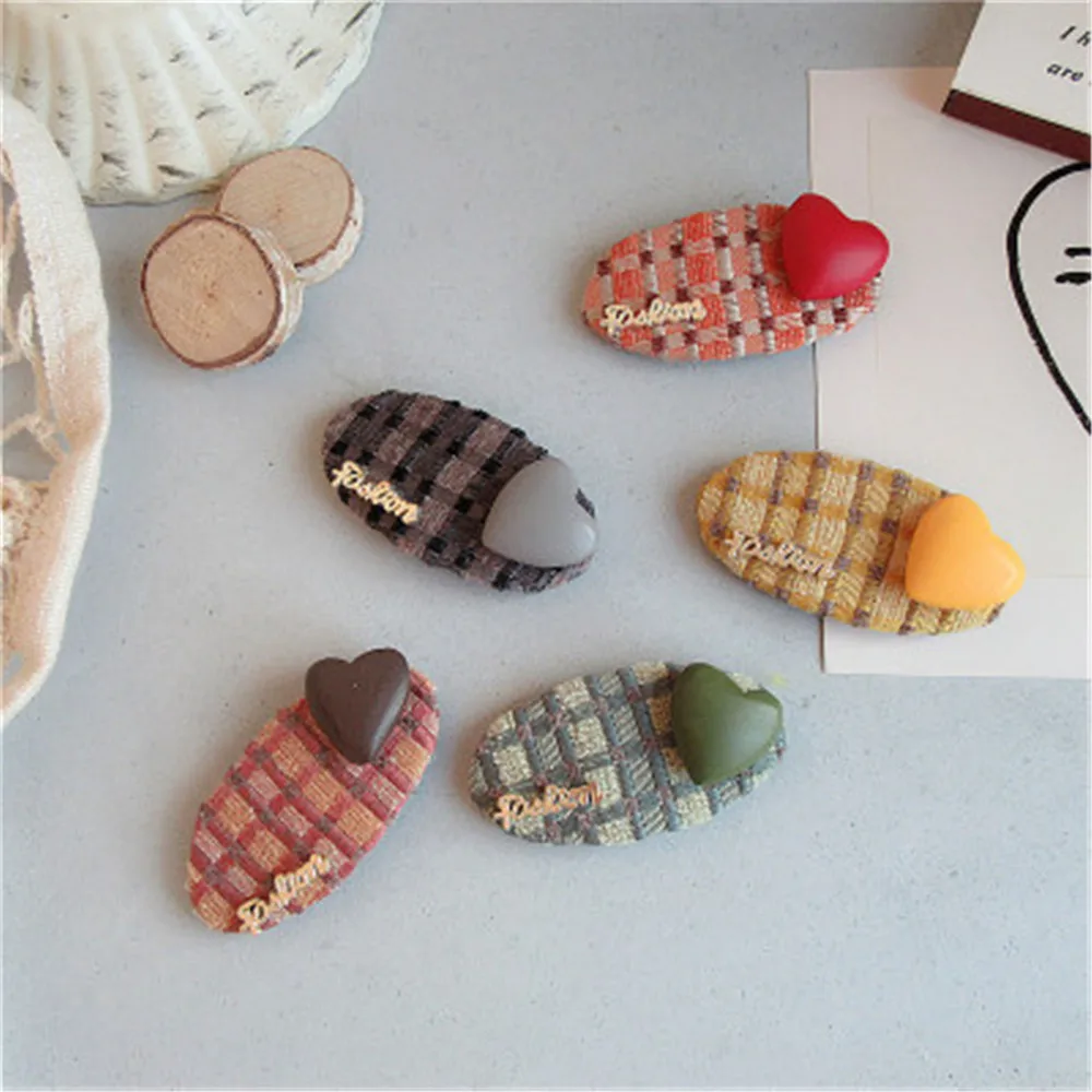 

1Pcs Heart Oval Plaid Hair Clips 5 Colors For Choice Cloth Metal Geometric Hairpin For Women Girls Winter Hair Accessories