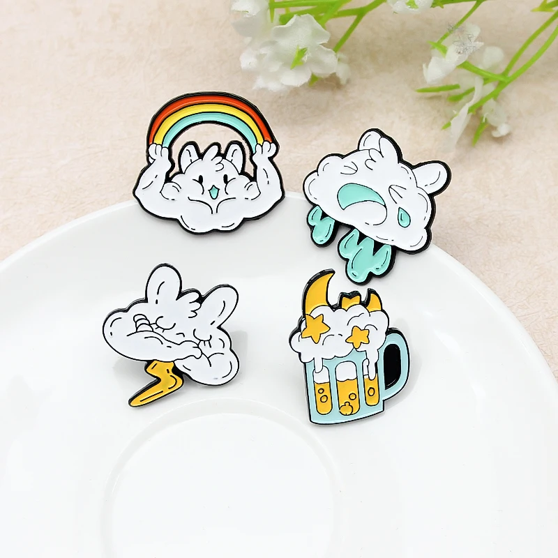 Мультяшные облака Эмаль Булавка Радуга молния дождь Броши Звезда Луна пивная