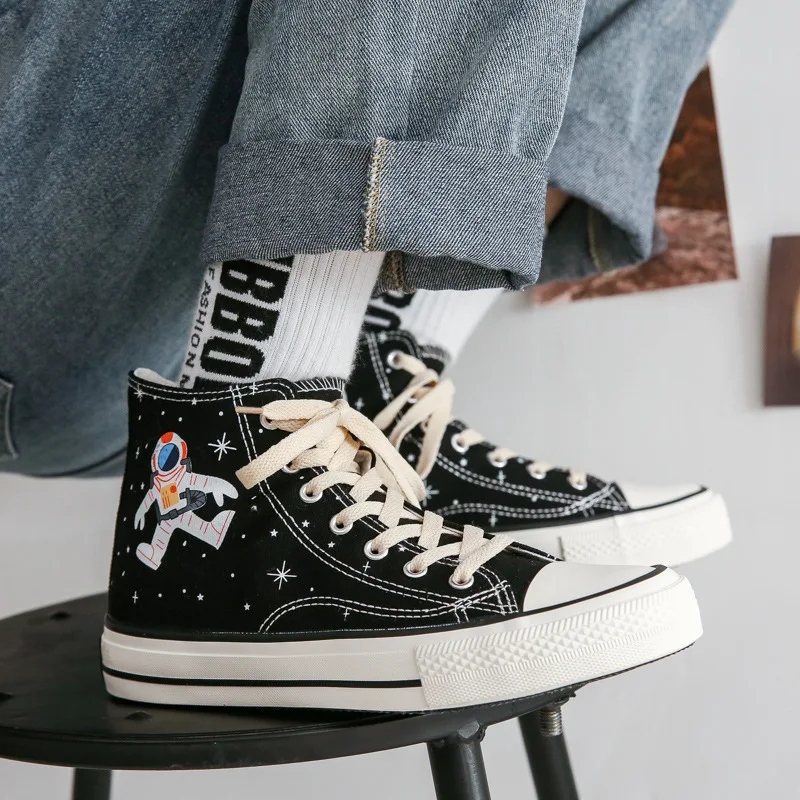 

Ins Hot Astronaut Sun Series Print Unisex Skateboarding Shoes,Casual Shoes,Canvas Shoes,Size 35-44