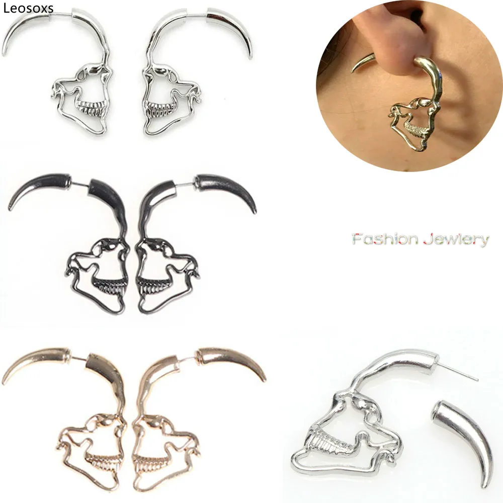 

Leosoxs 2pcs/lot European and American Original New Hollow Skull Earrings Fashion Perforation Body Jewelry
