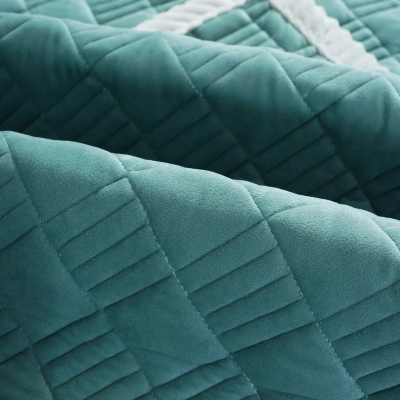 Противогрязный чехол для дивана твердый плюшевый нескользящий в гостиную