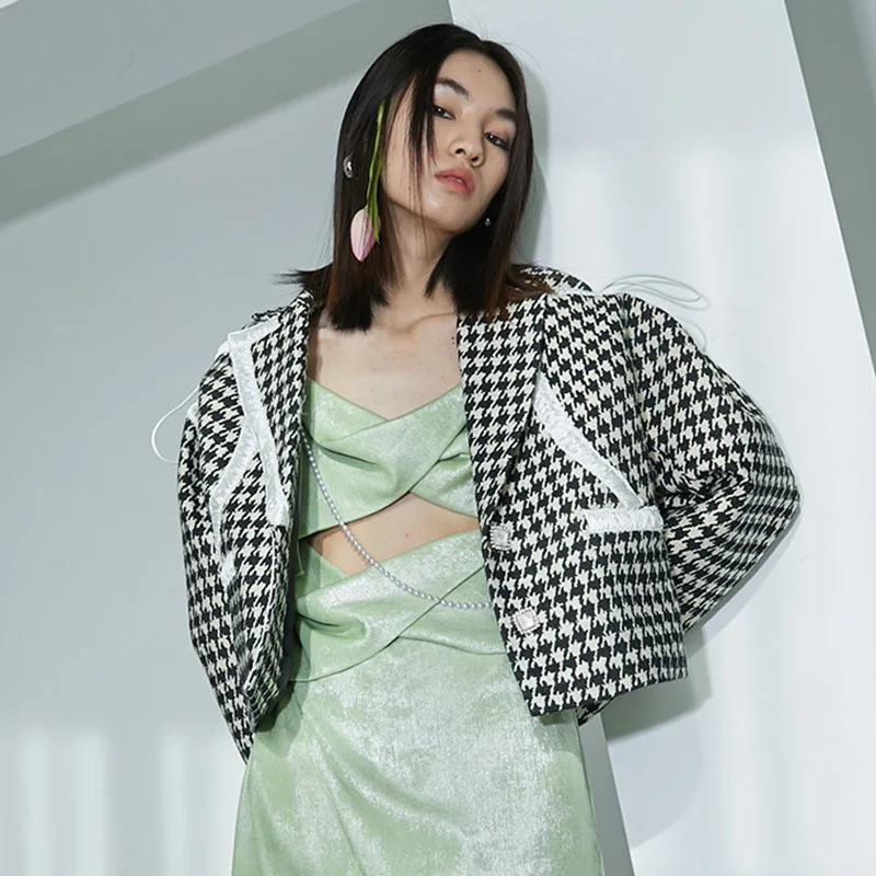 

SeeBeautiful Drawstring Pleated Plaid Loose Jacket Coat Lapel Long Sleeve Single Breasted New Fashion Summer 2022 Women E058