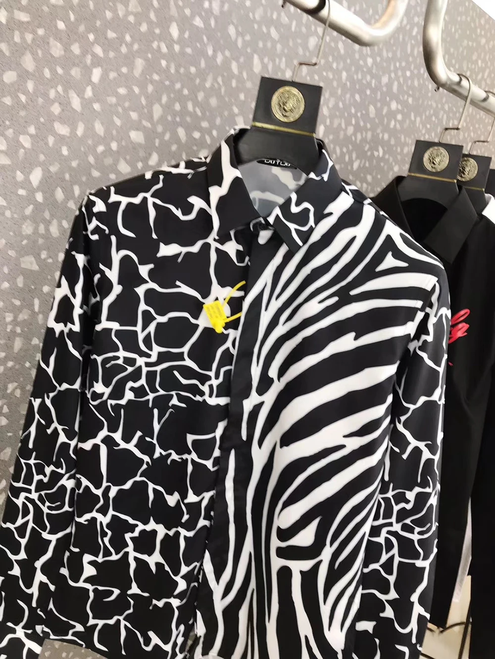 DUYOU Мужская рубашка хлопок мужская классическая черно-белая Асимметричная с