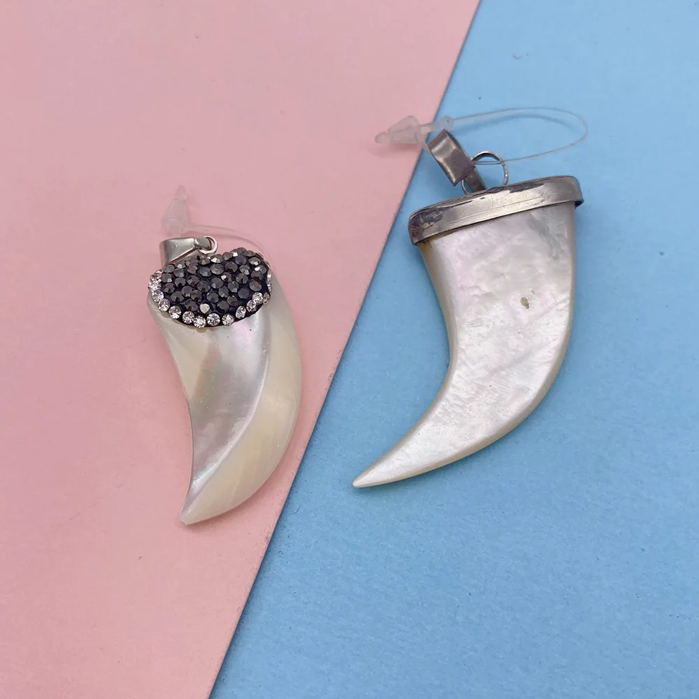 

Natural Freshwater Shell Pendant Sword Bull Horn Shape Inlaid Rhinestone Designer Charm for Jewelry Making Bulk Earring Necklace