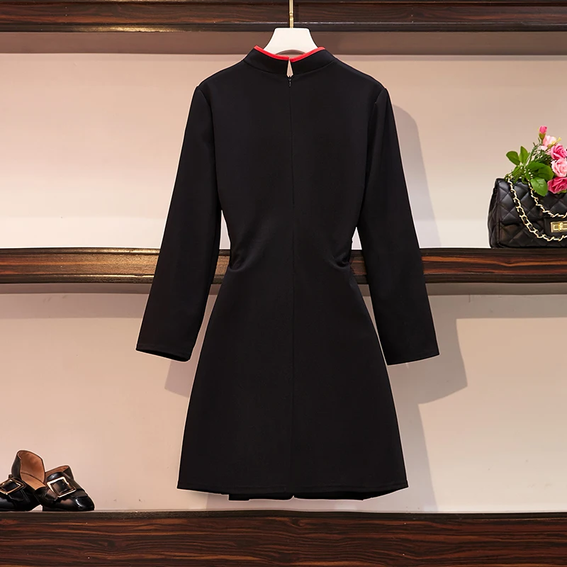 Женское платье средней длины с длинным рукавом приталенное в китайском стиле