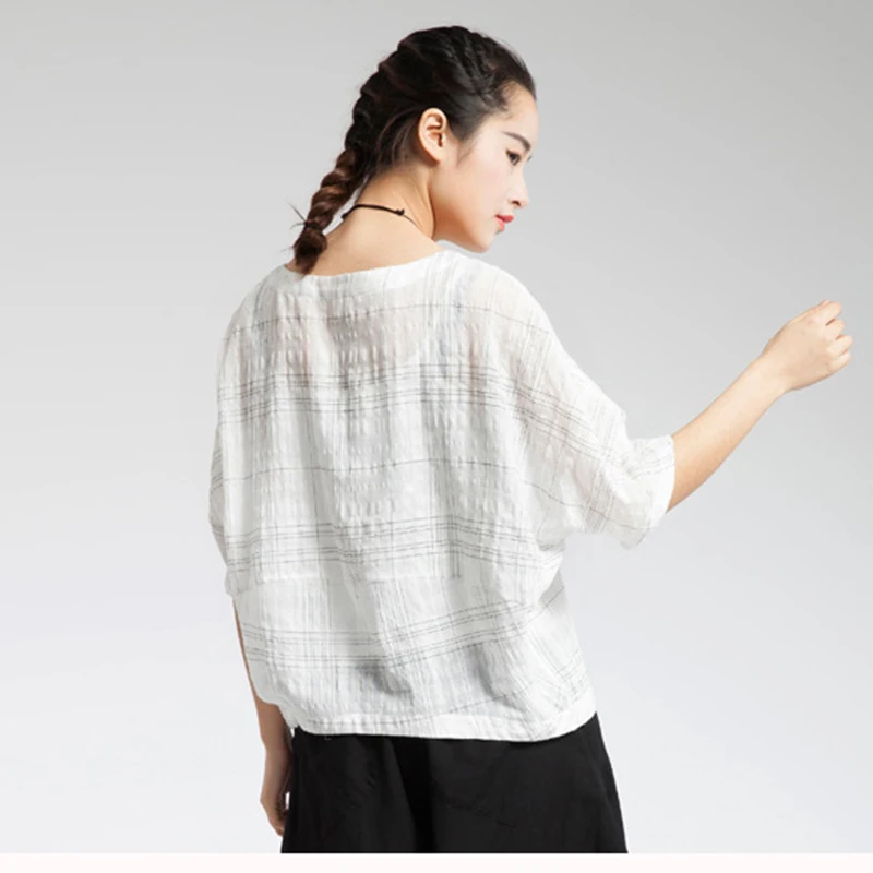 Женская клетчатая футболка XITAO белая свободная с круглым вырезом и коротким