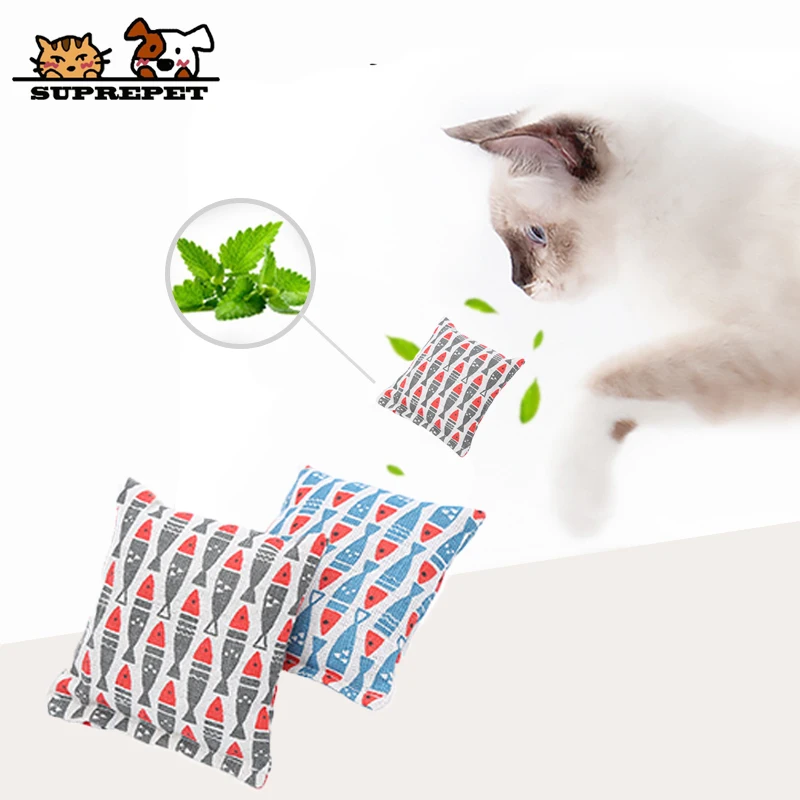 

SUPREPET Catnip Toys for Cat Plush Teeth Grinding Pet Cat Supplies Cute Chewing Bite Toy for Kittens Japanese Style Fish Pattern