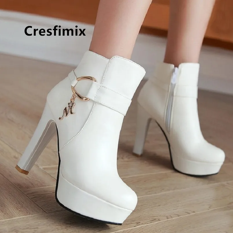 

Ботинки женские на высоком каблуке, батальных размеров, B6048