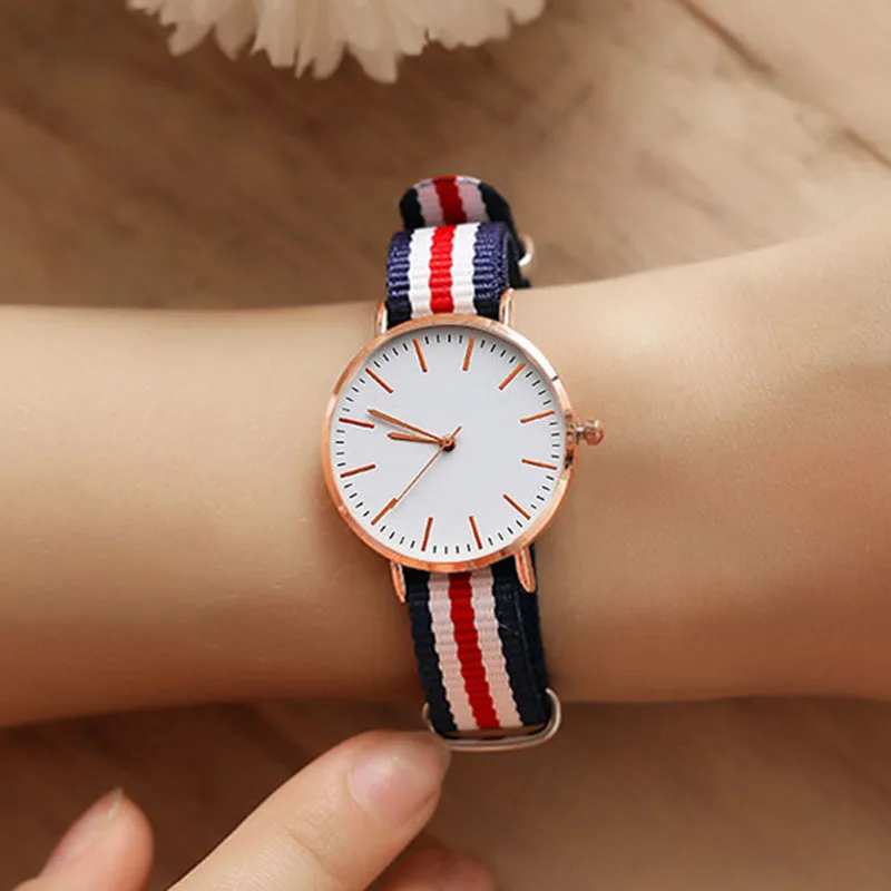 Лидирующий бренд нейлон Женские часы с ремешком 28 мм Модные полосы Кварцевые