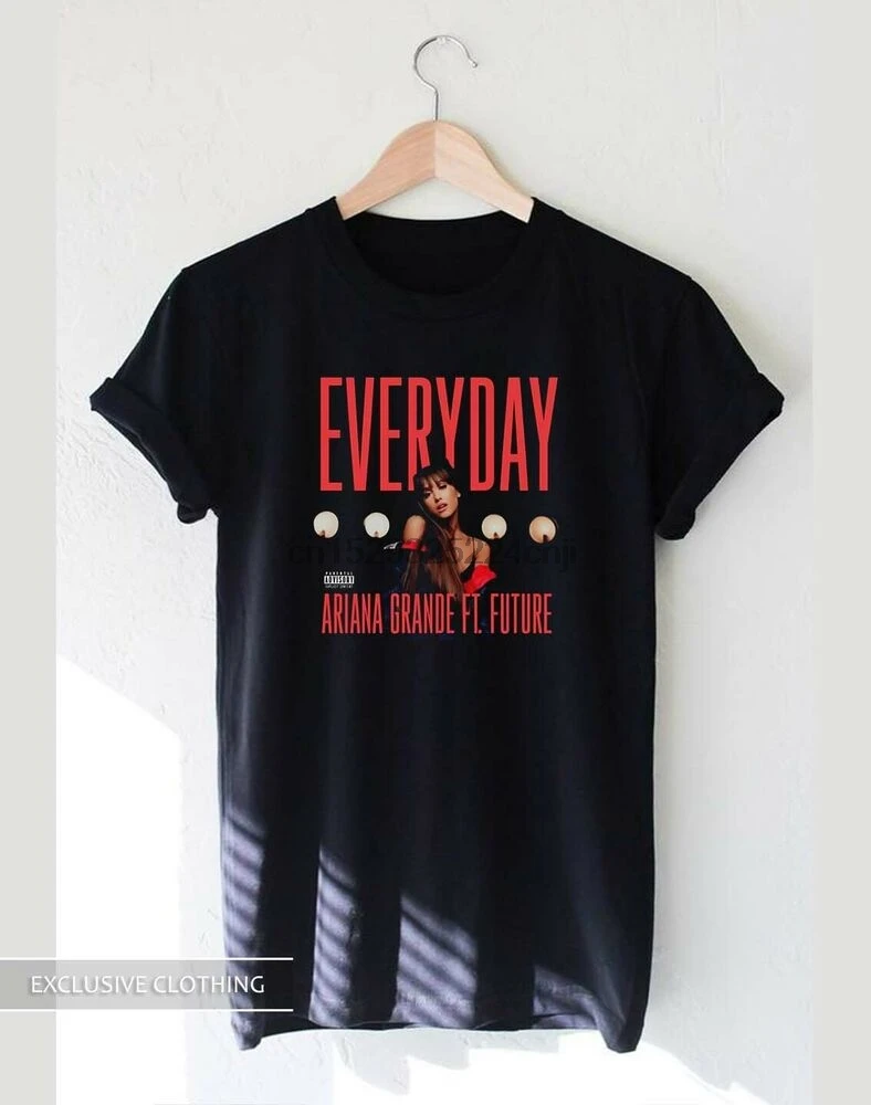 Ариана Гранде каждый день ФТ. Будущее Логотип в стиле ретро В винтажном Футболка
