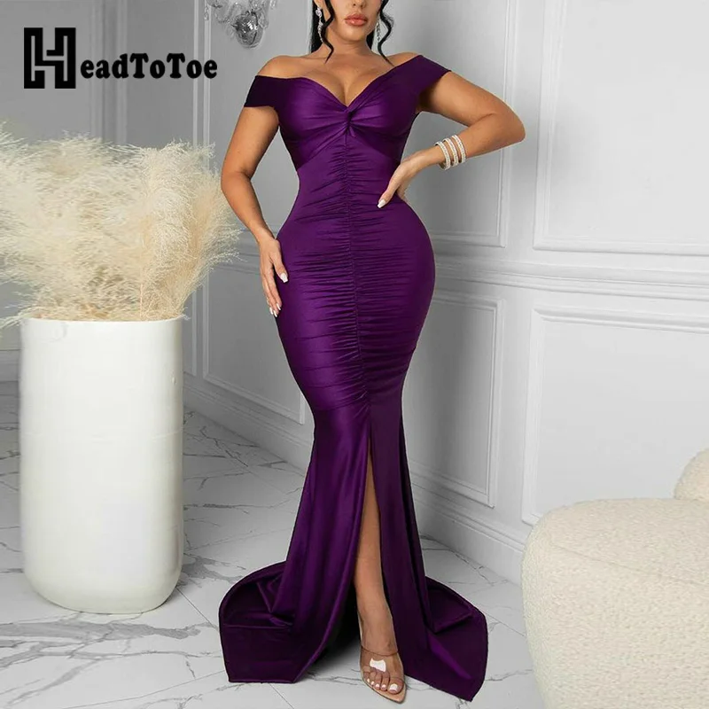 

Атласное платье-Русалка с открытыми плечами и разрезом