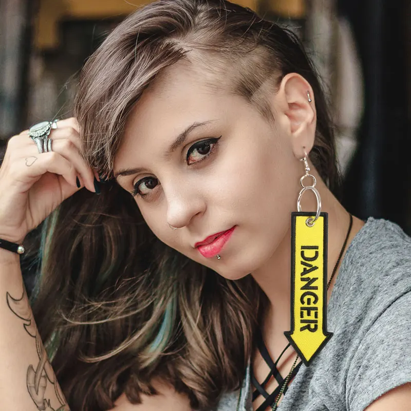 Брелки для автомобиля с красной вышивкой | Дом и сад