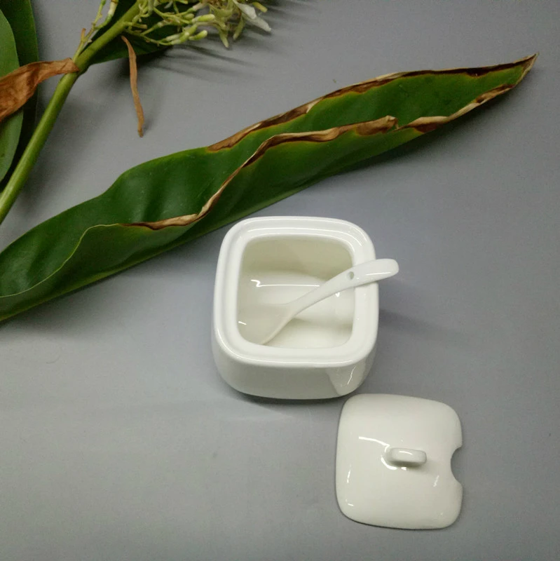 

Creative kitchen seasoning jar set ceramic salt pepper chicken pepper with bamboo pepper sugar seasoning box