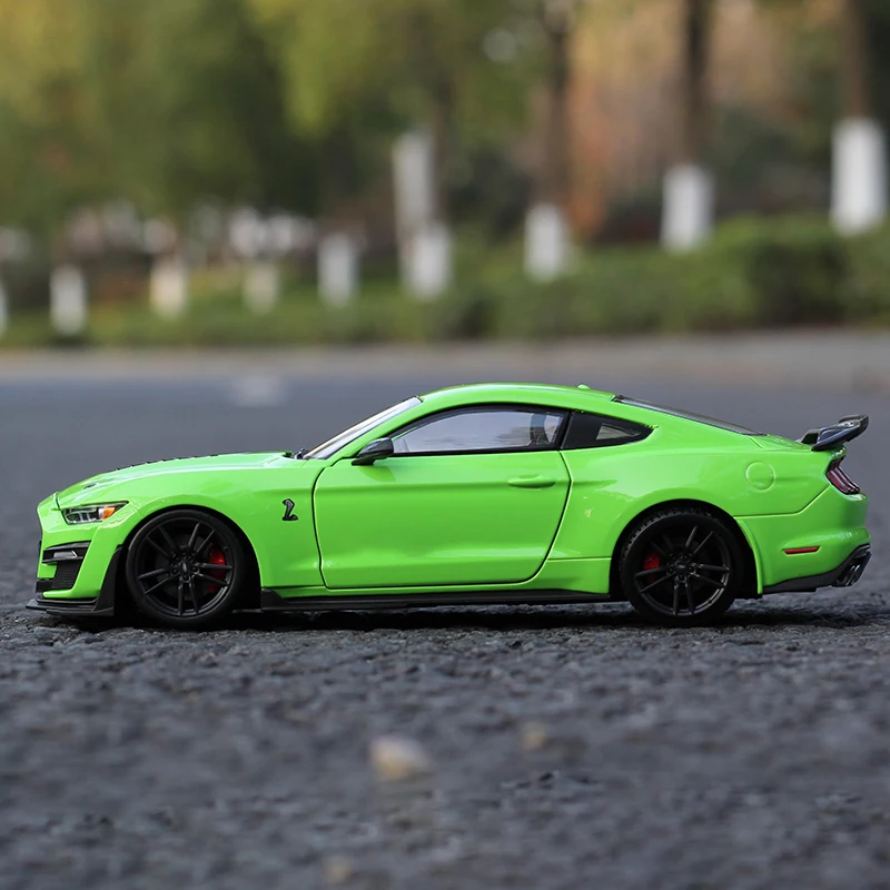 Игрушечный автомобиль Maisto 1:24 Ford Mustang Shelby GT500 Литые и игрушечные автомобили модель