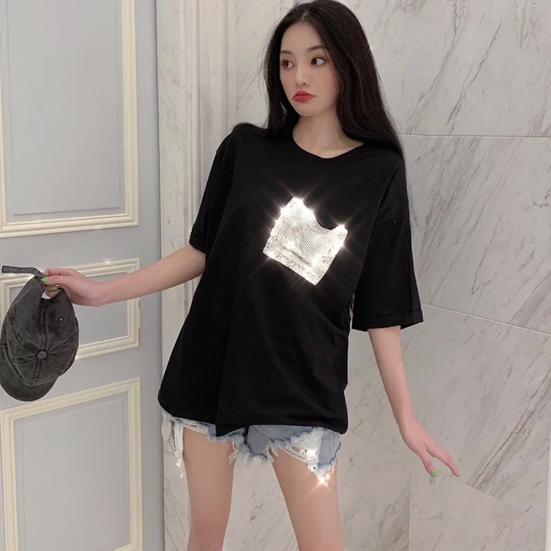 Футболка женская оверсайз с рукавом до локтя круглым вырезом и карманами |